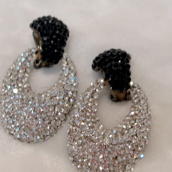 VINTAGE BELLINI BLK/CLEAR SWAROFSKI CRYSTAL LOADED GLITZ EARRINGS - Picture 13 of 15
